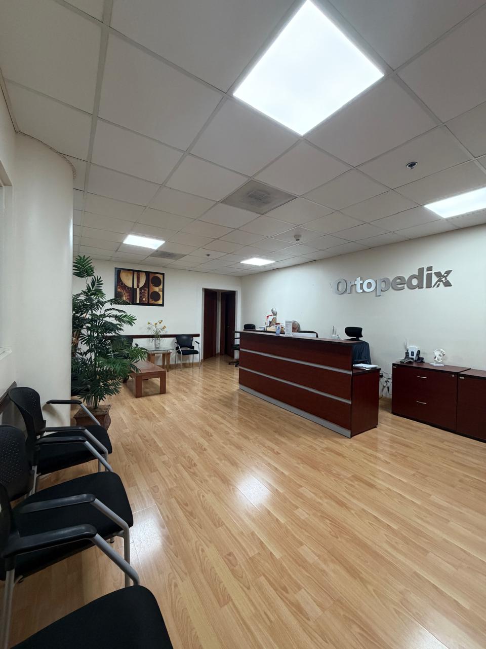 Foto — Doctors Hospital Auna · Balcones de Galerias