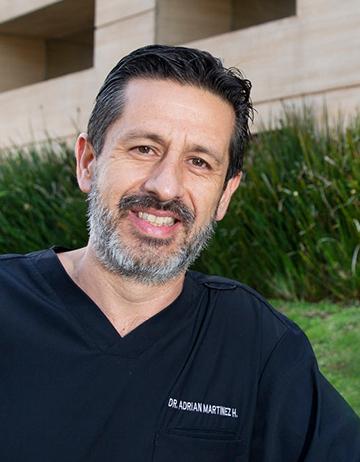 Dr. Adrián Martínez Herrera