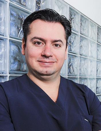 Dr. Carlos Bravo Torreblanca