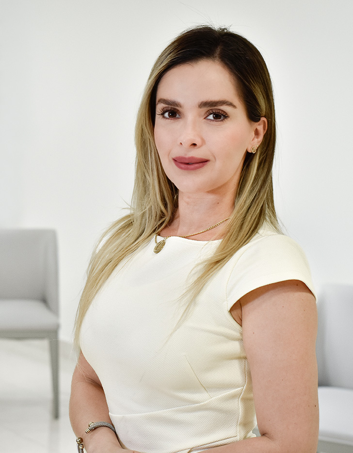 Dra. Adriana Julieth Lozada Patiño