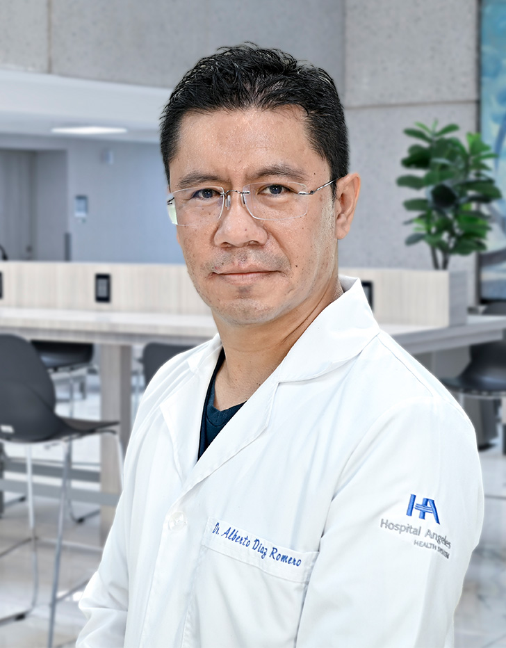 Dr. ALBERTO DÍAZ ROMERO