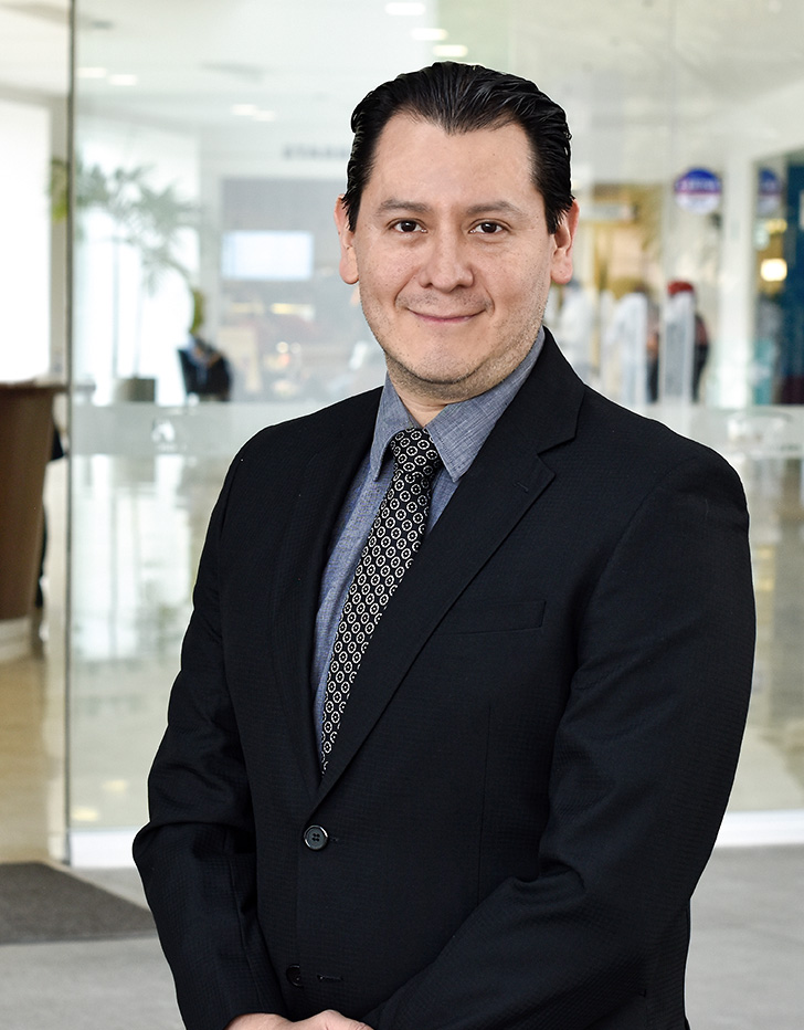 Dr. CRISTOBAL LEÓN OVIEDO