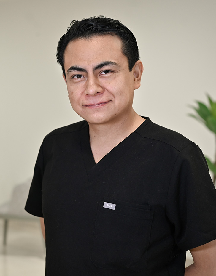 Dr. Eder Mendoza Fuentes