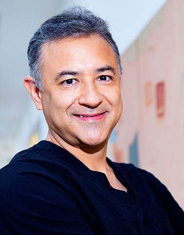Dr. Edgar Torres López
