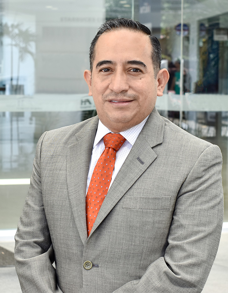 Dr. Elí Omar Zavaleta Martínez