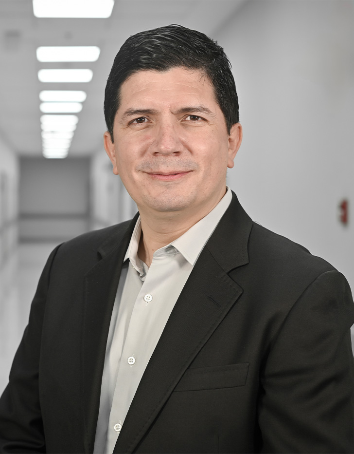 Dr. Félix Enrique Villalobos Córdova