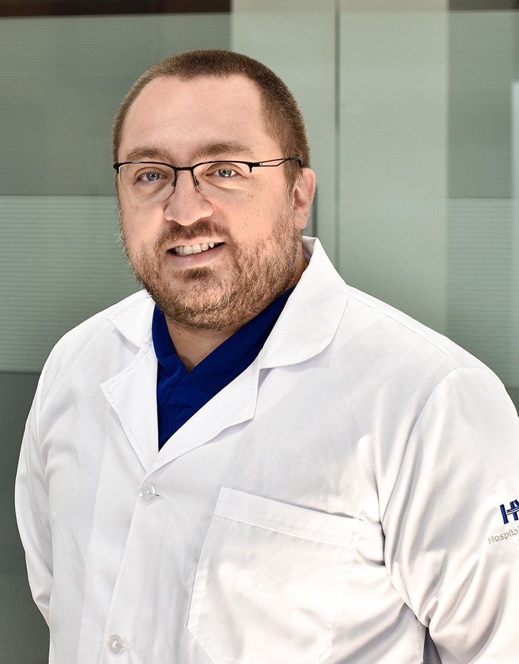 Dr. Fernando David González León
