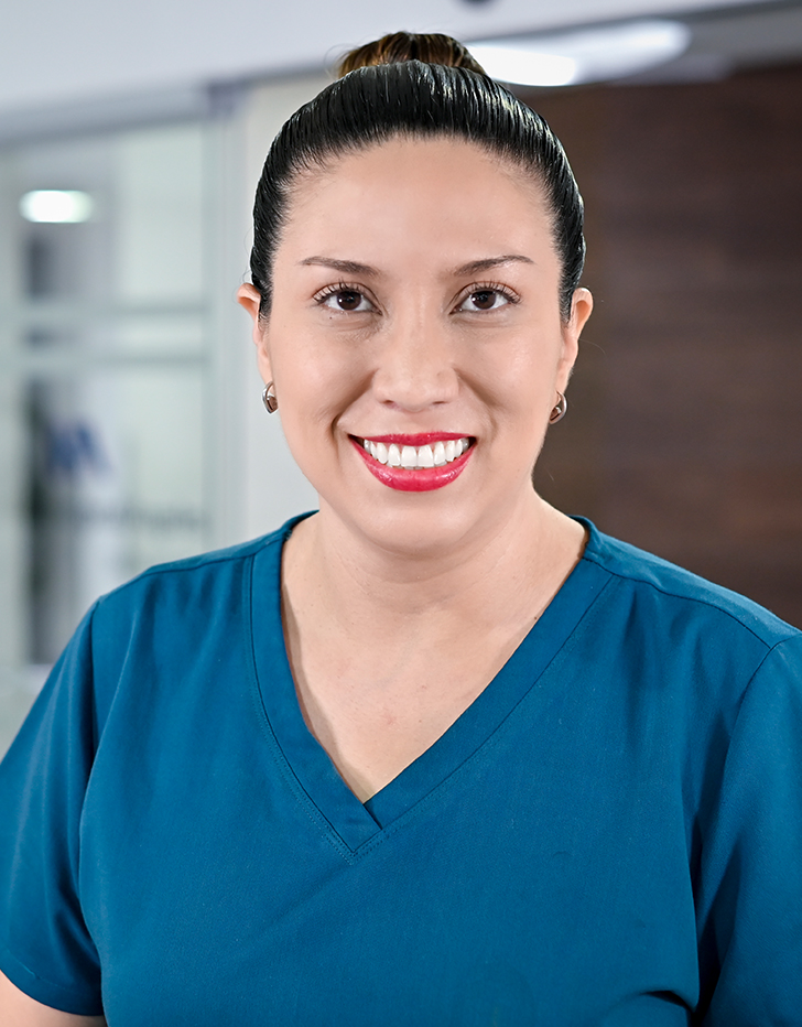 Dra. Gabriela Nahim Barrón Reyes
