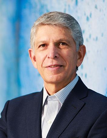 Dr. Gilberto Tena Alavez