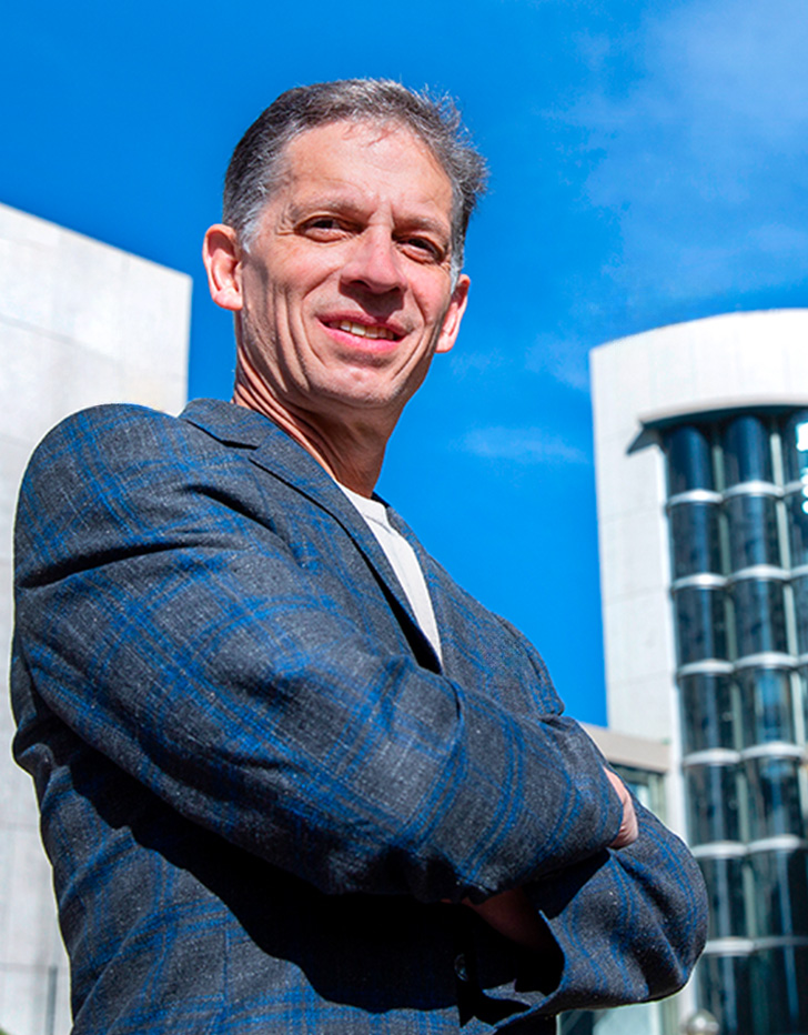 Dr. Gustavo Fink Josephi
