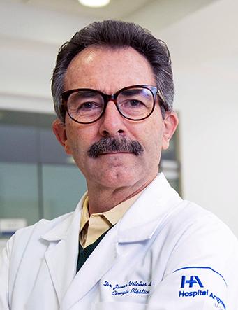 Dr. Javier Vilchis Licon