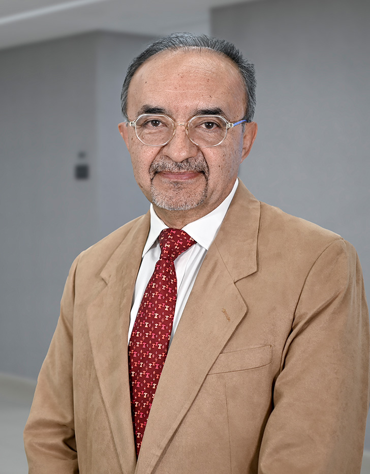 Dr. Juan Roberto Torres Cisneros