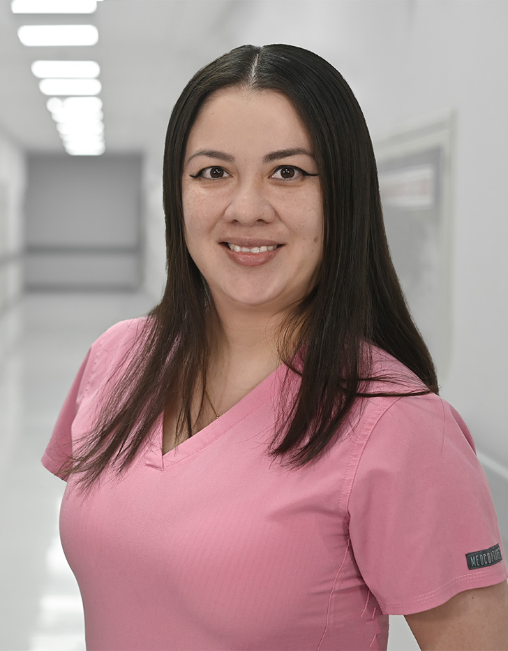 Dr. Leslie Deyanira Solano Ibarra