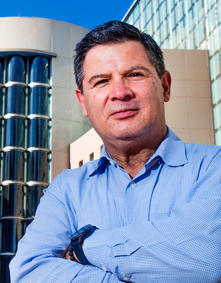 Dr. Mario Cuellar Hübbe