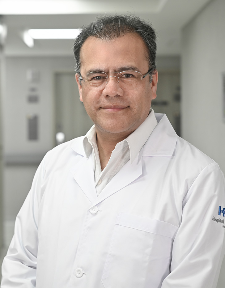 Dr. Martín Hilarino Flores Escartin