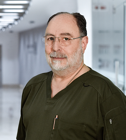 Dr. Moisés Calderón Abbo