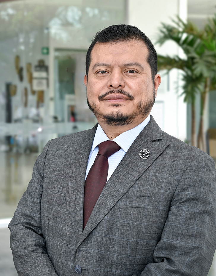 Dr. Raúl Salvador Larios García